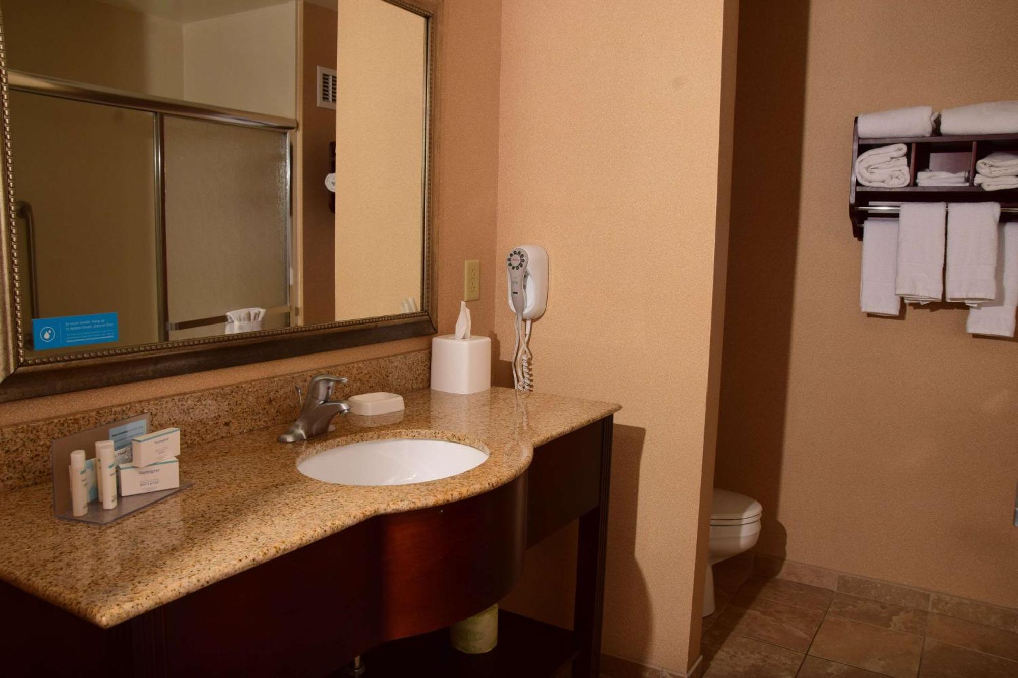 Hampton Inn Indiana Esterno foto